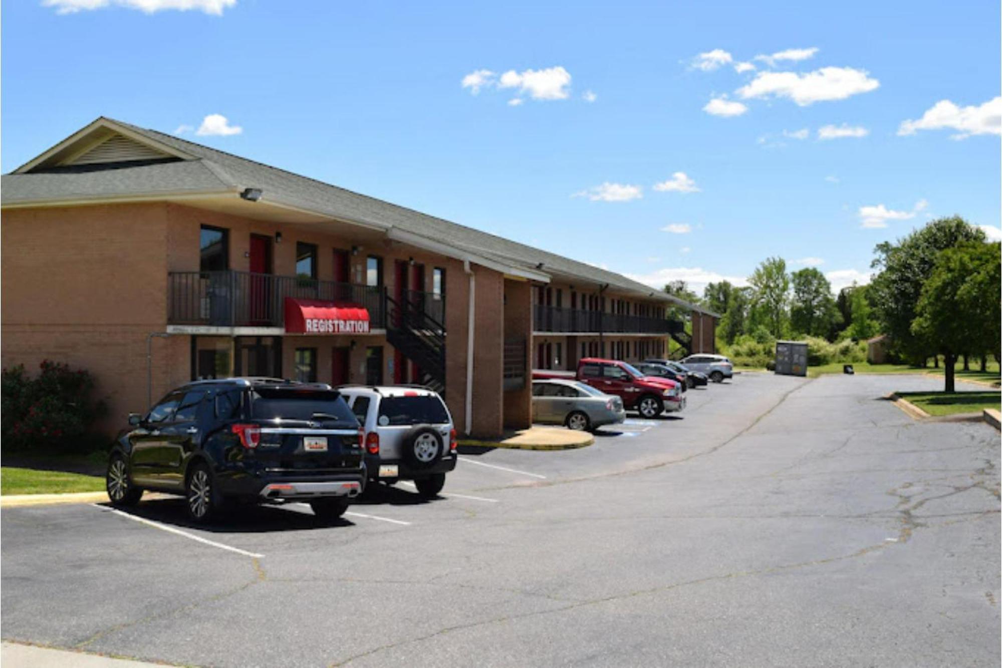 Hotel Oyo Sc I-77 2*